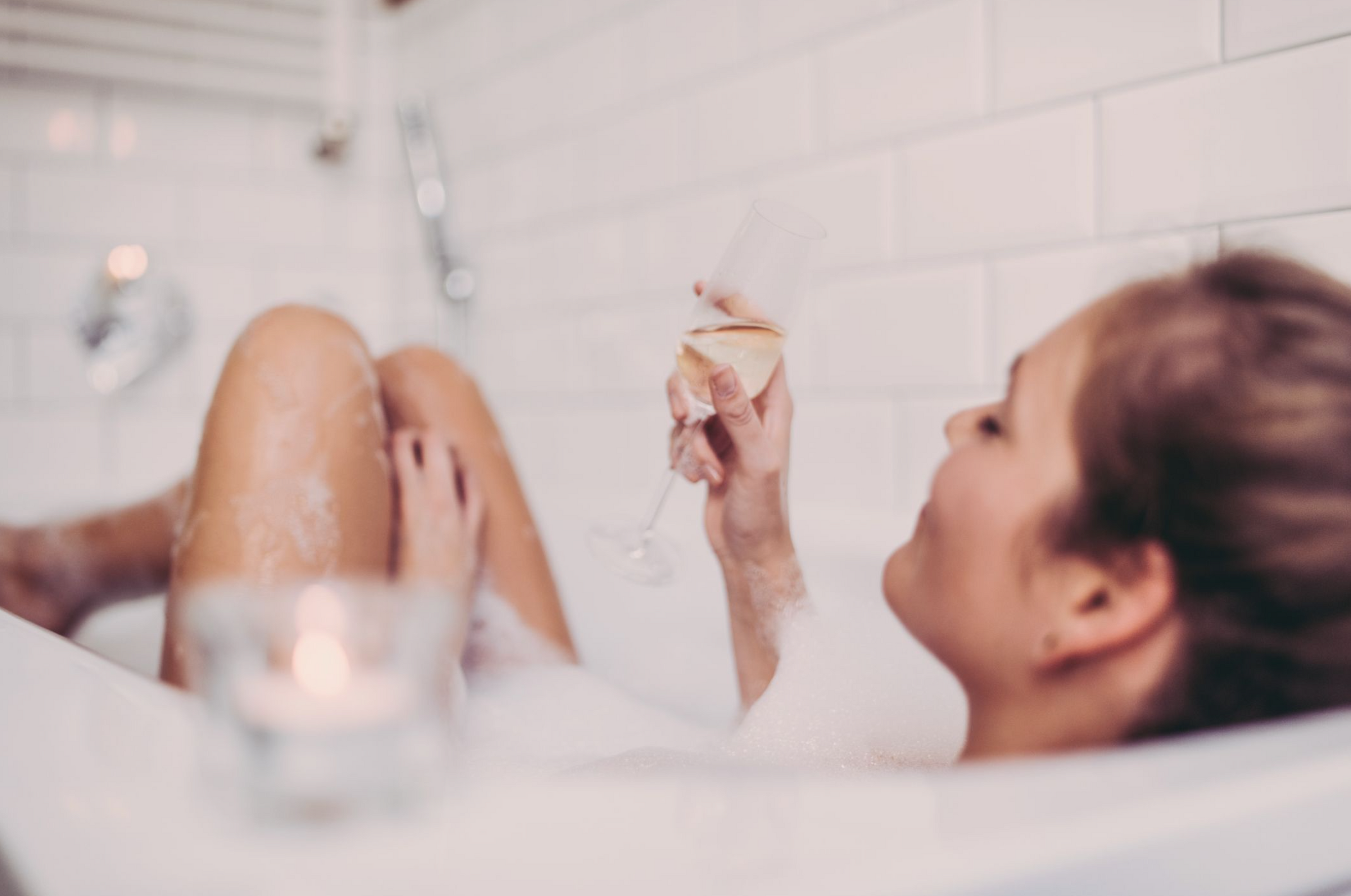 Soak in Luxury: How to Choose the Perfect Bath Bomb