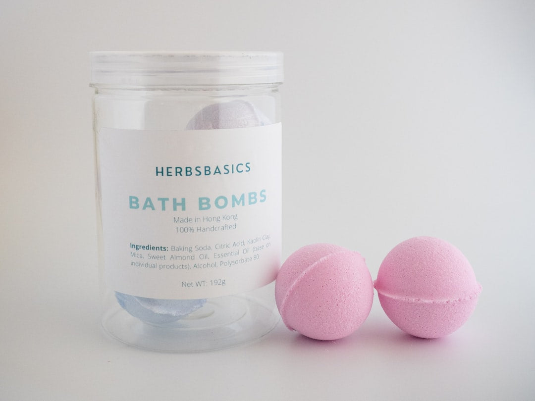 Ultimate Guide: How to Choose the Right Bath Bomb for Your Skin Type